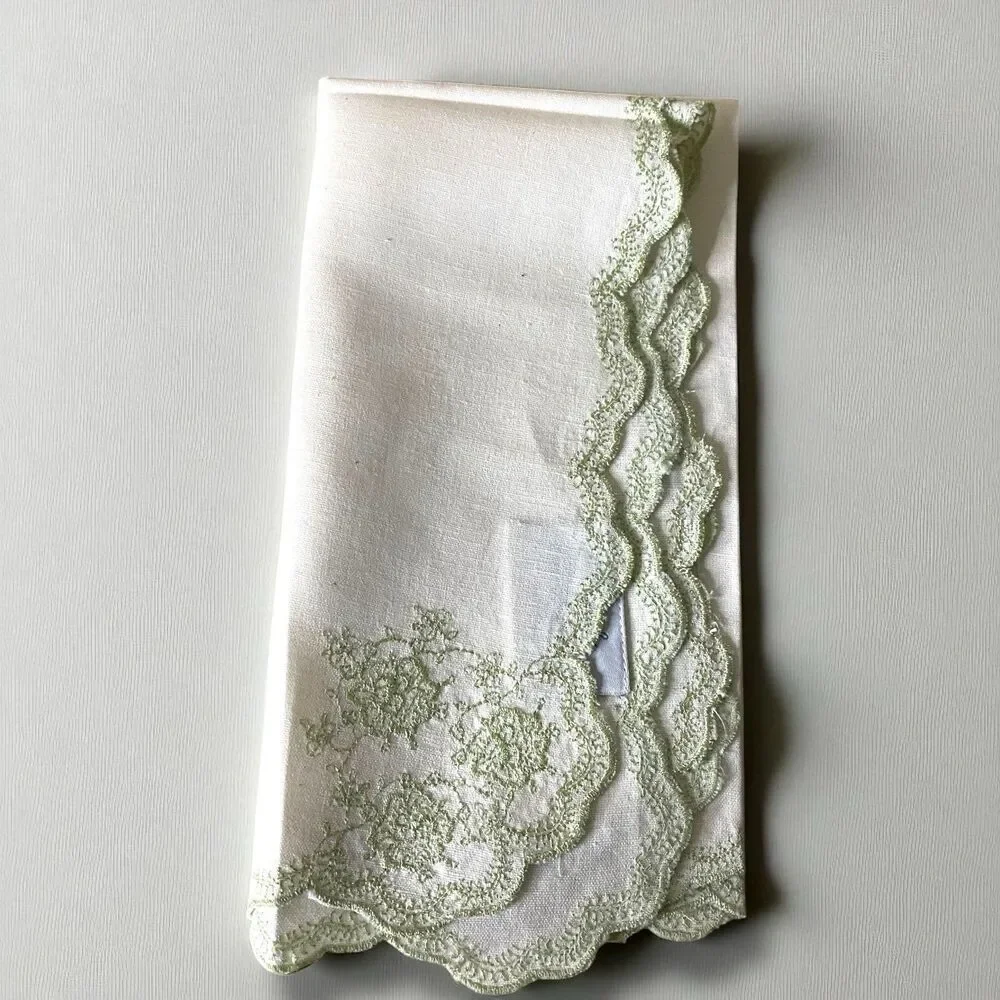 Simply Shabby Chic Rachel Ashwell Embroidered Cotton Linen Napkins Four 19”